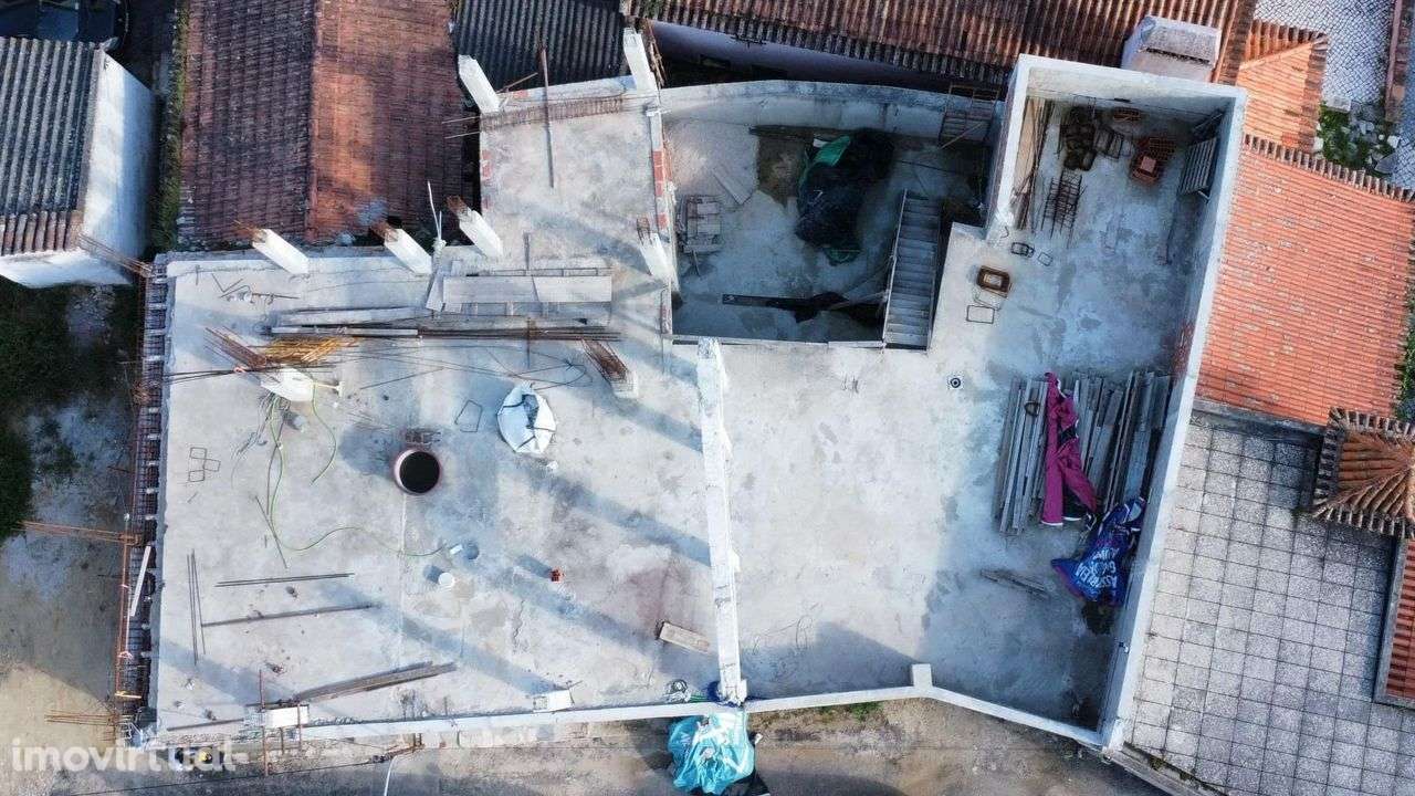 V4 com projeto para conclusão de construção - Grande imagem: 4/5