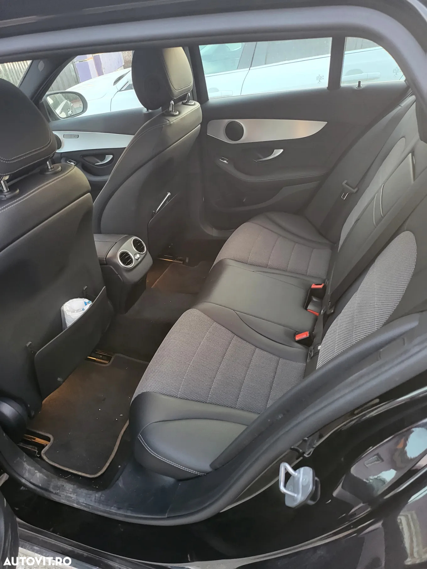 Mercedes-Benz C 300 4MATIC T-Modell Aut. - 12