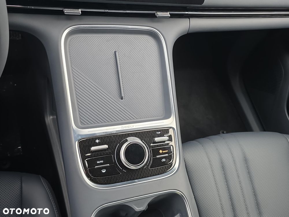 Geely Starray EM-i 1.5 PHEV Pro - 19