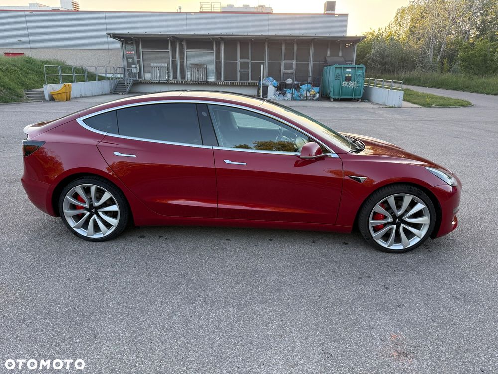 Tesla Model 3 Performance AWD - 4