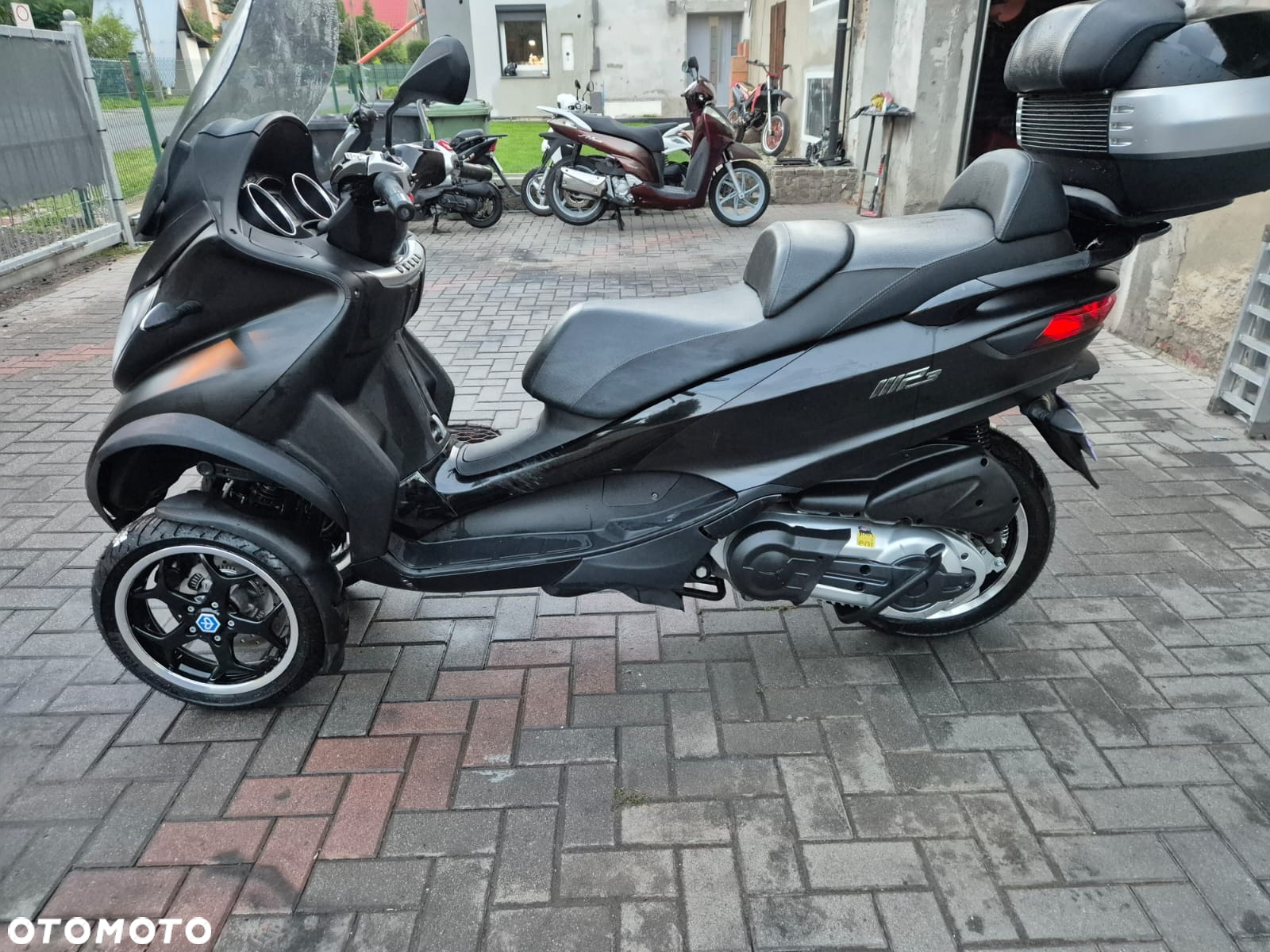 Piaggio MP-3 - 8