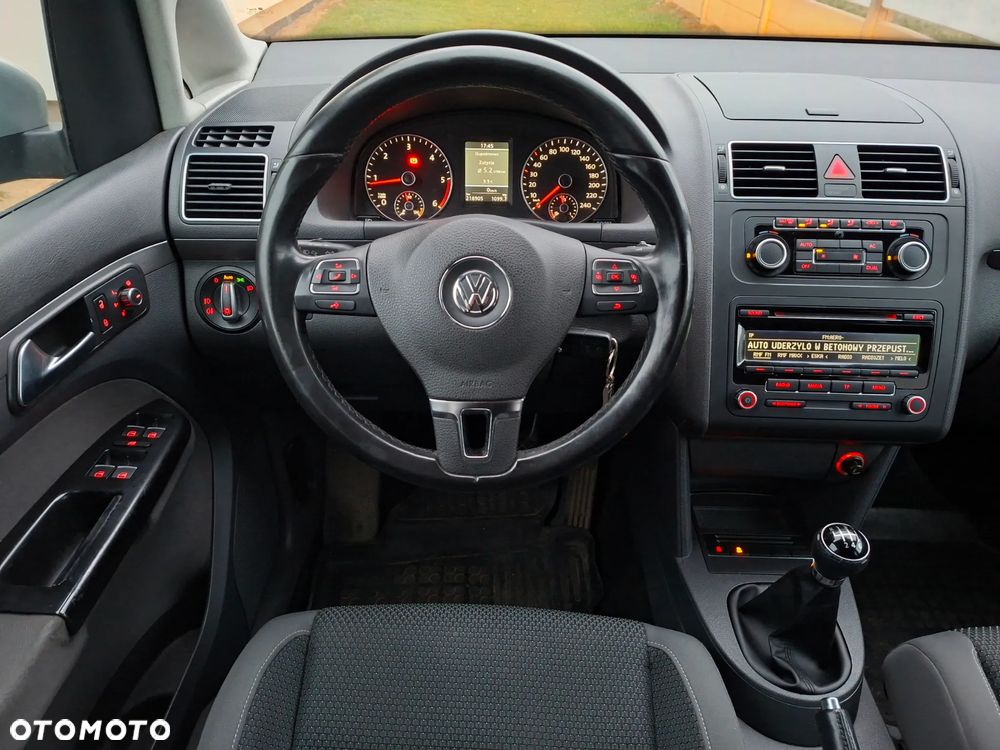 Volkswagen Touran 1.6 TDI DPF BlueMotion Technology Comfortline - 5