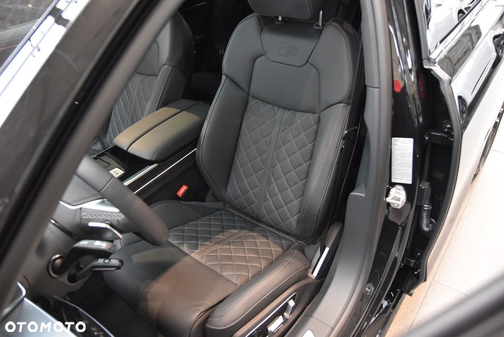 Audi S8 - 8