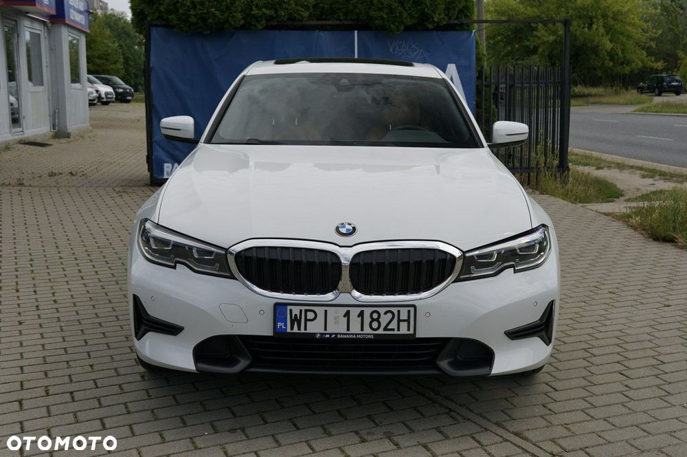 BMW Seria 3 330i xDrive - 2