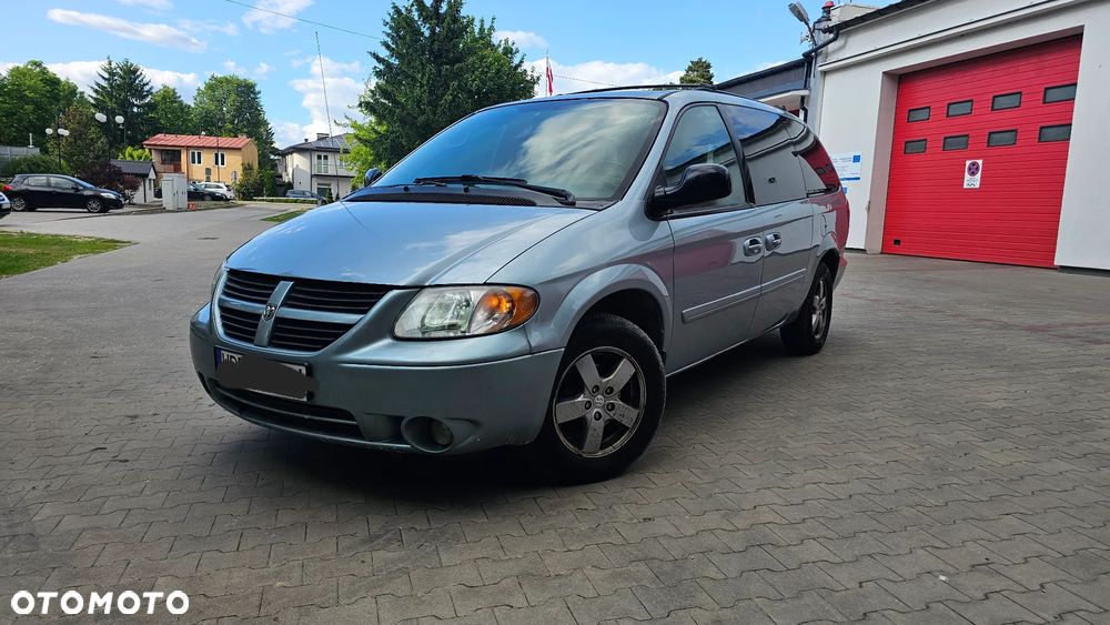 Dodge Grand Caravan - 2