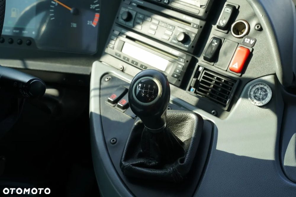 Mercedes-Benz / TOURISMO RHD / EURO 6 / - 30