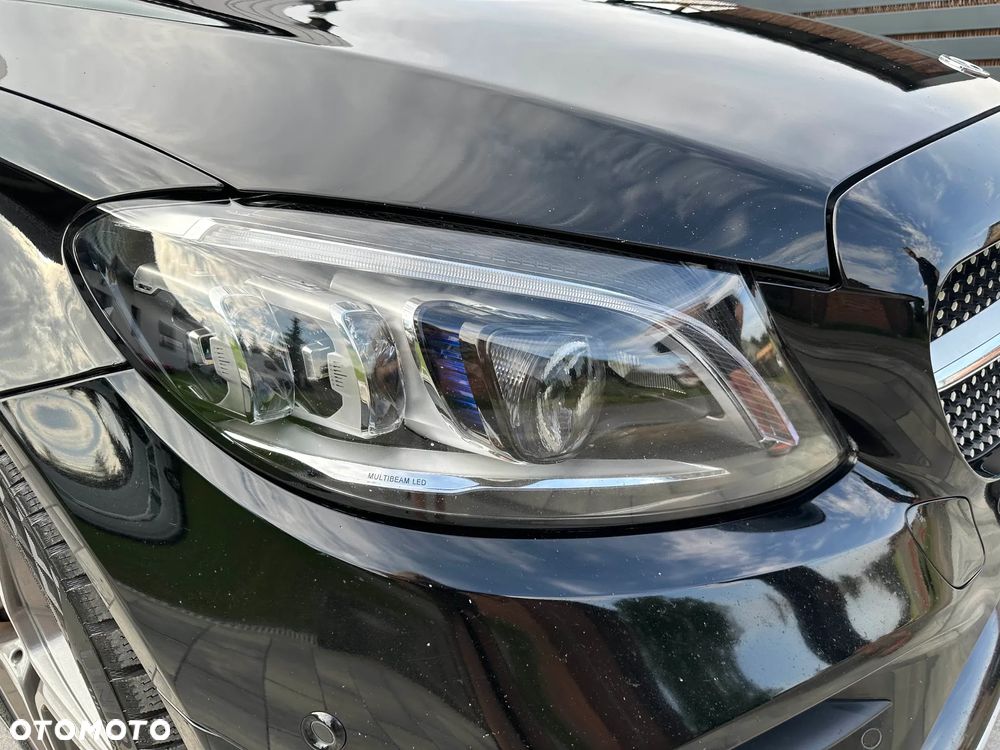 Mercedes-Benz Klasa C 300 d 4MATIC 9G-TRONIC - 29