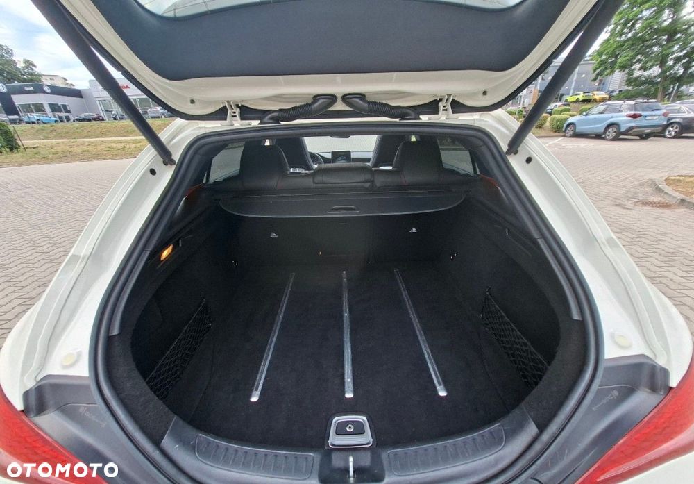 Mercedes-Benz CLA - 16