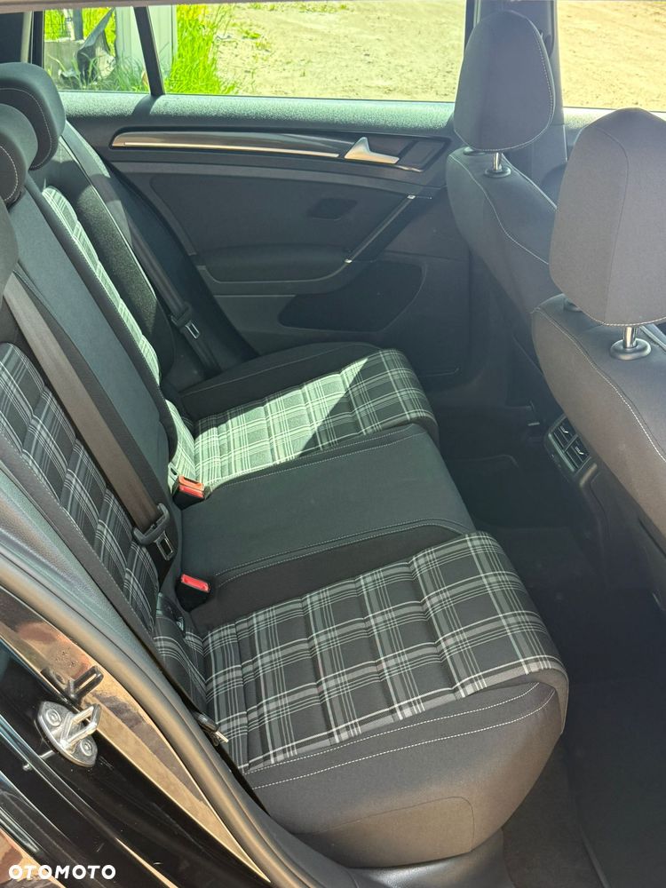 Volkswagen Golf 2.0 TDI BMT GTD - 12