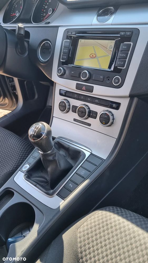 Volkswagen Passat 1.6 TDI Trendline - 19