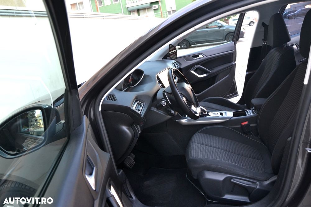 Peugeot 308 SW BlueHDi 130 EAT8 Allure - 17