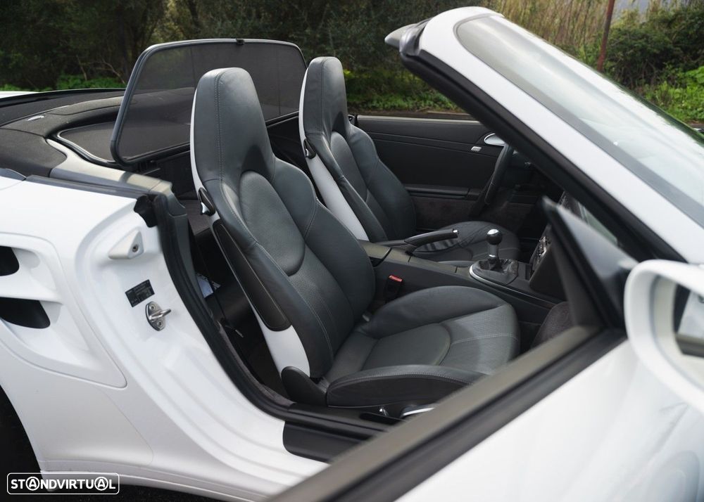 Porsche 911 (997) Turbo Cabriolet - 30