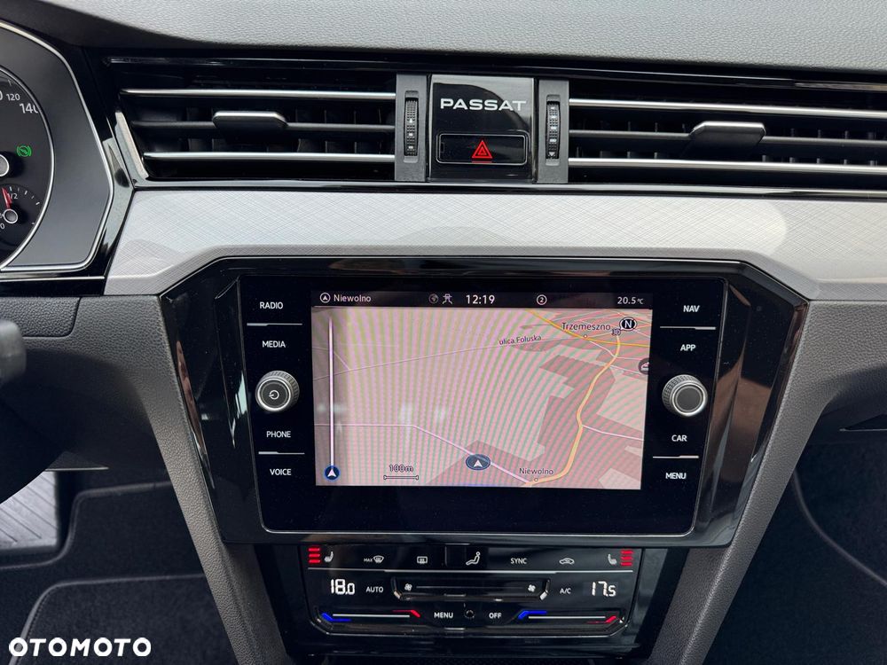 Volkswagen Passat 2.0 TSI Business DSG - 23