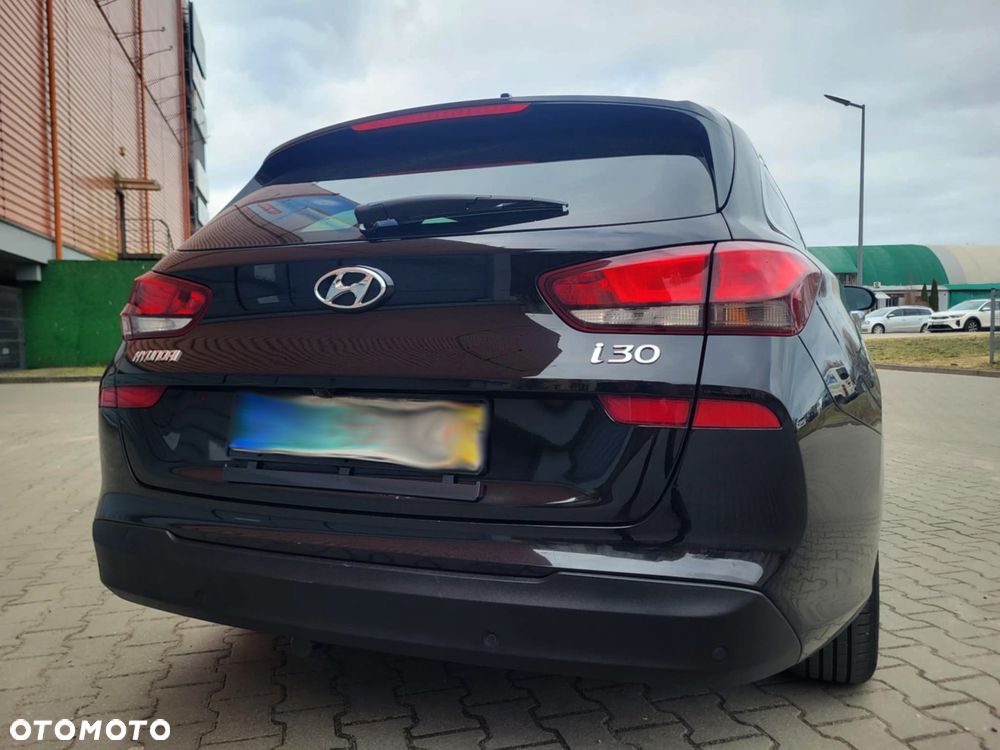 Hyundai i30 blue Kombi 1.6 CRDi YES Gold - 21