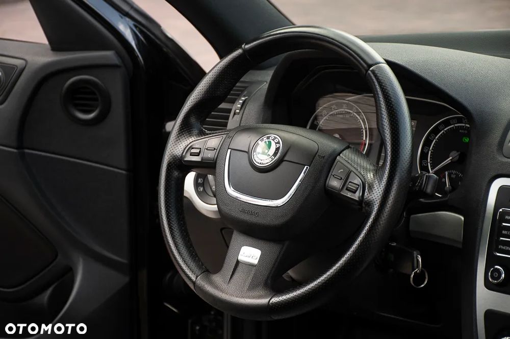Skoda Octavia 2.0 TDI CR DPF DSG RS - 23