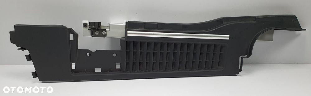 UCHWYT MOCOWANIE PÓŁKI TYŁ RANGE ROVER III L322 - 1