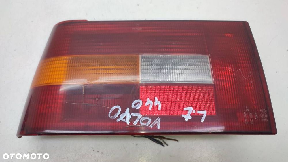 LAMPA TYŁ LEWA VOLVO 440 EUROPA