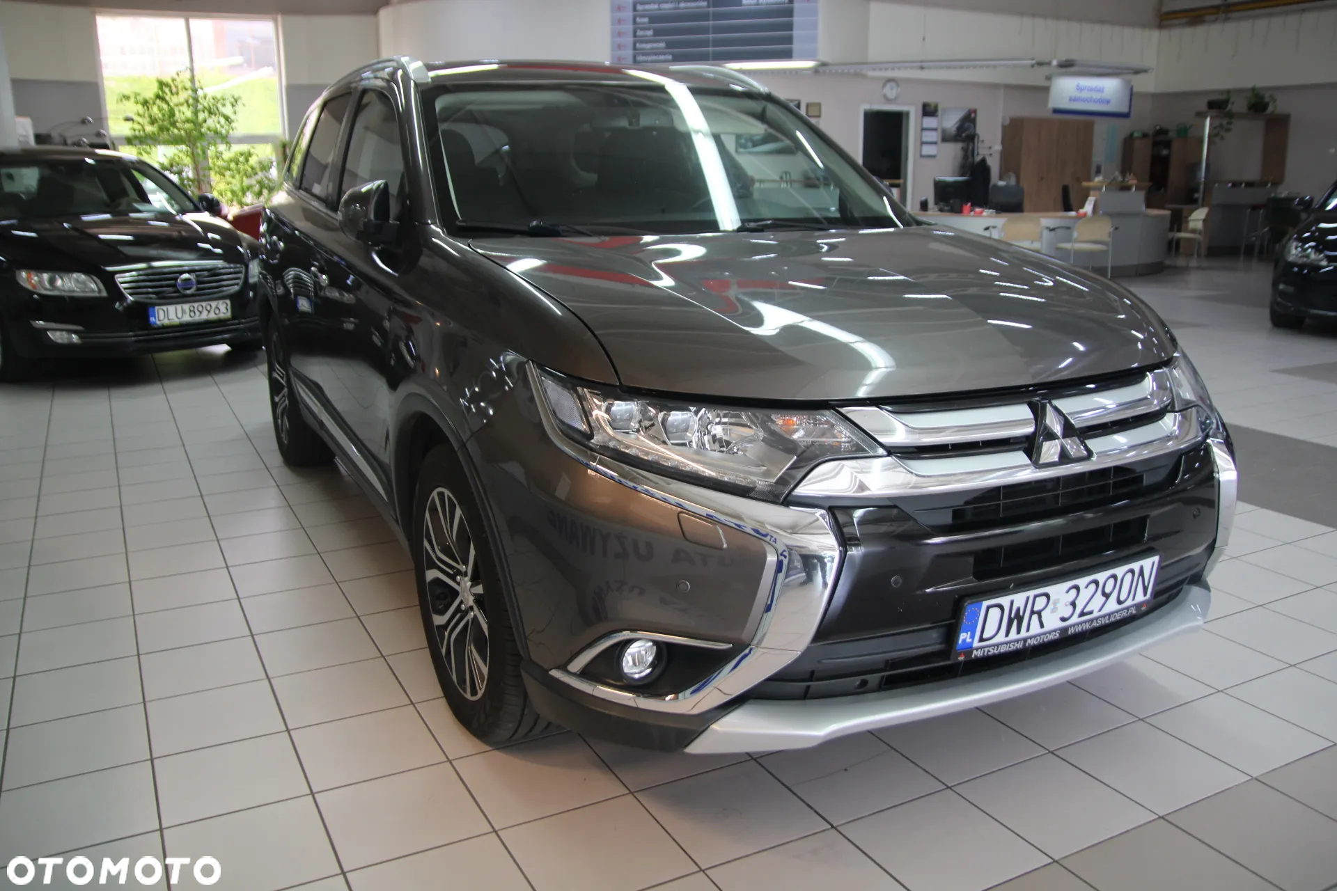 Mitsubishi Outlander 2.0 Intense + Navi 4WD CVT - 4