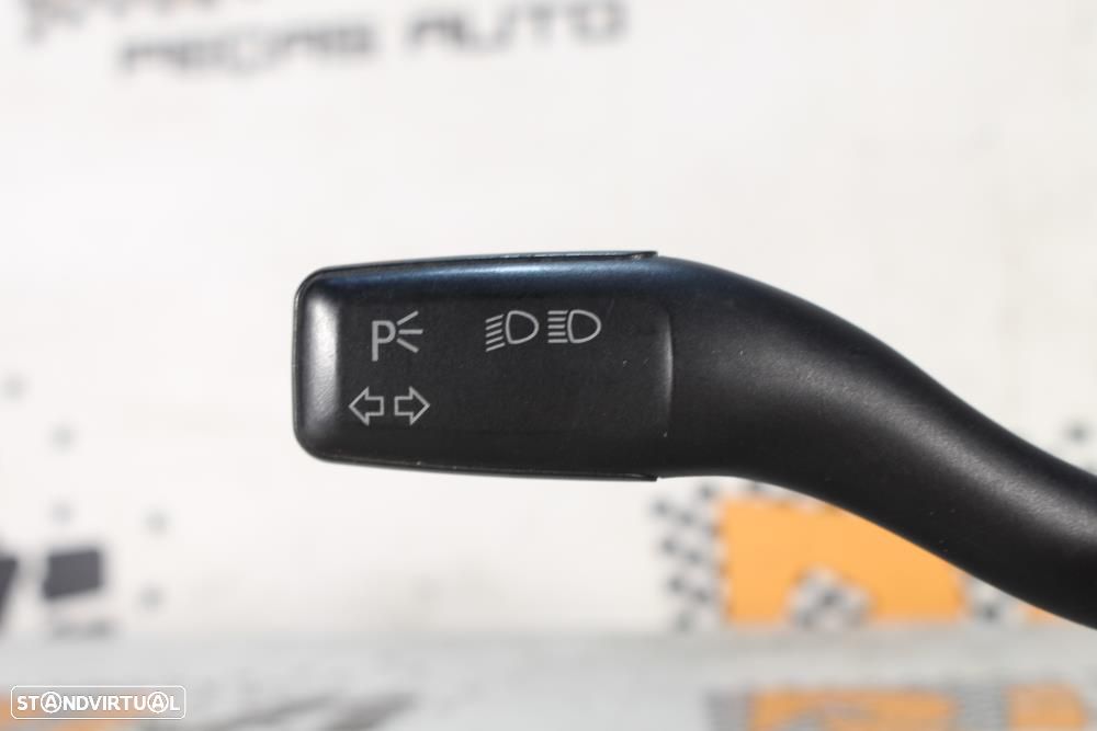 Manete Das Luzes / Piscas Audi A4 (8E2, B6)  4E0953513a / 01104601 - 5