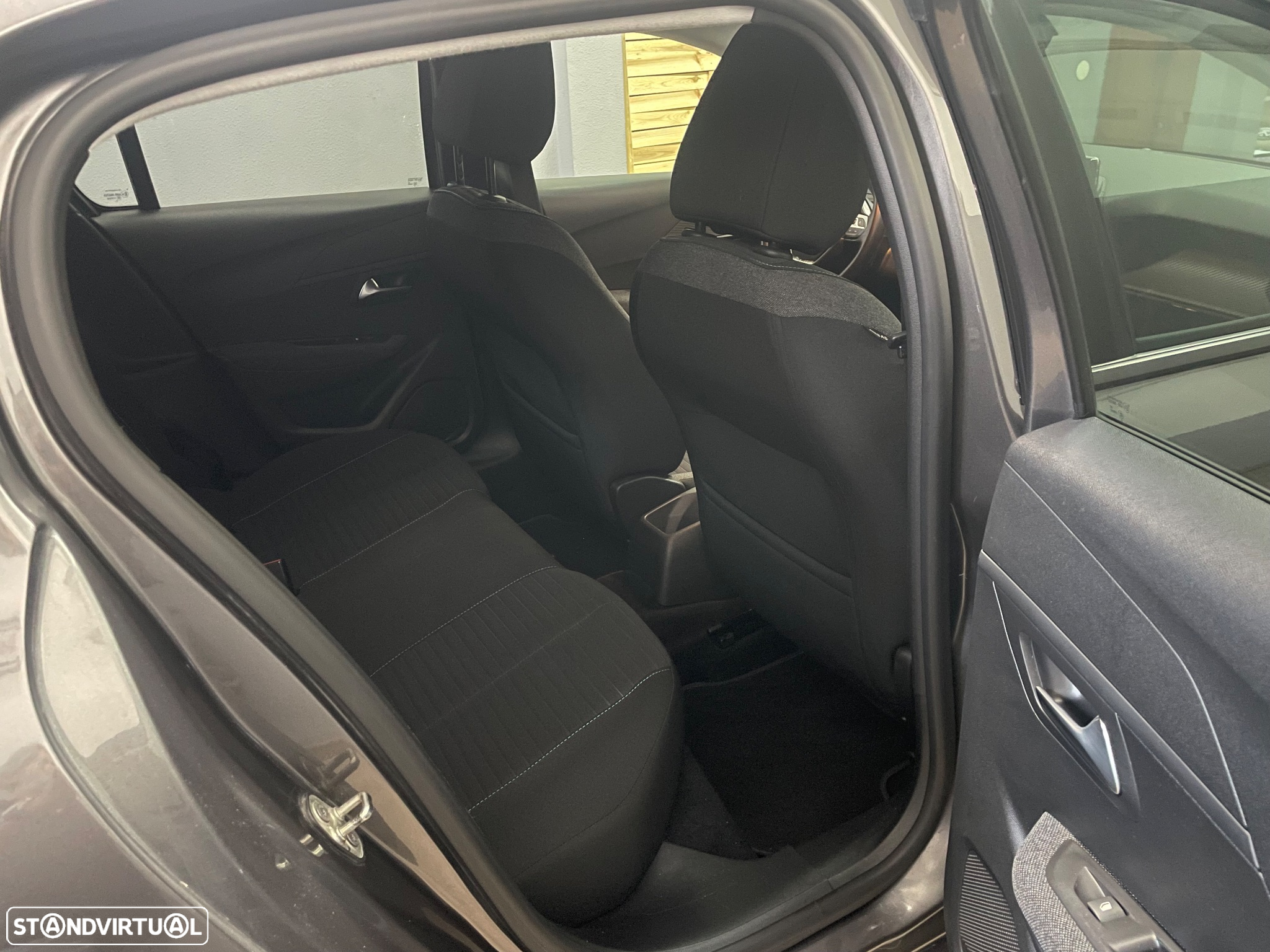 Peugeot 208 1.2 PureTech SE Style - 20
