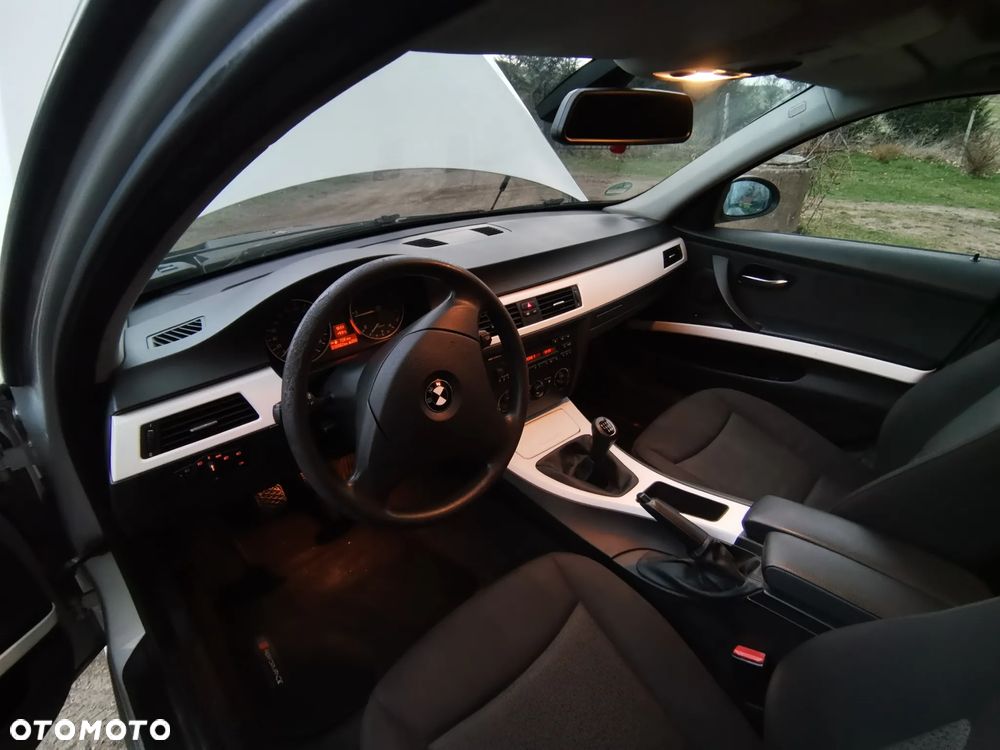 BMW Seria 3 320d - 15