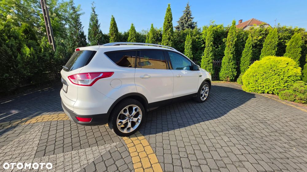 Ford Escape 2.0 EcoBoost AWD Titanium - 11