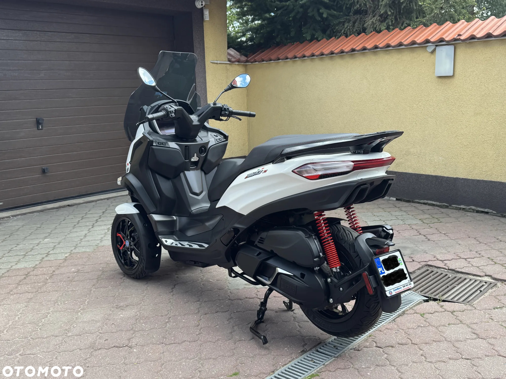 Piaggio MP-3 - 7