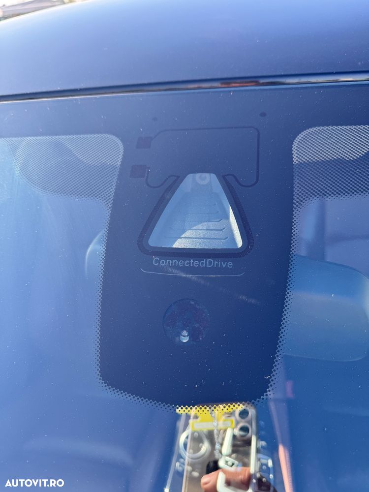 BMW Seria 5 525d xDrive AT - 40