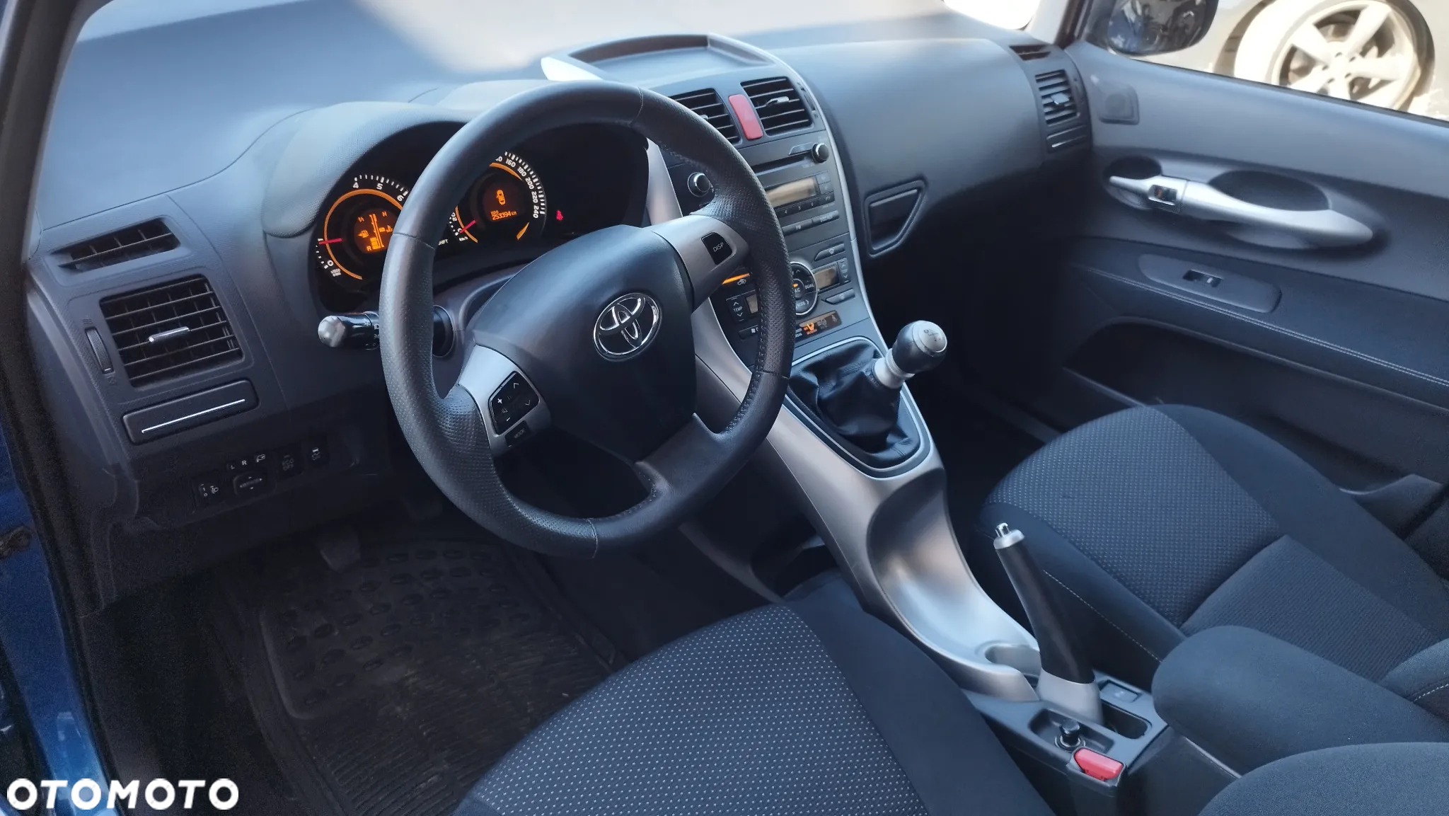 Toyota Auris 1.33 Dual-VVT-i Cool - 24