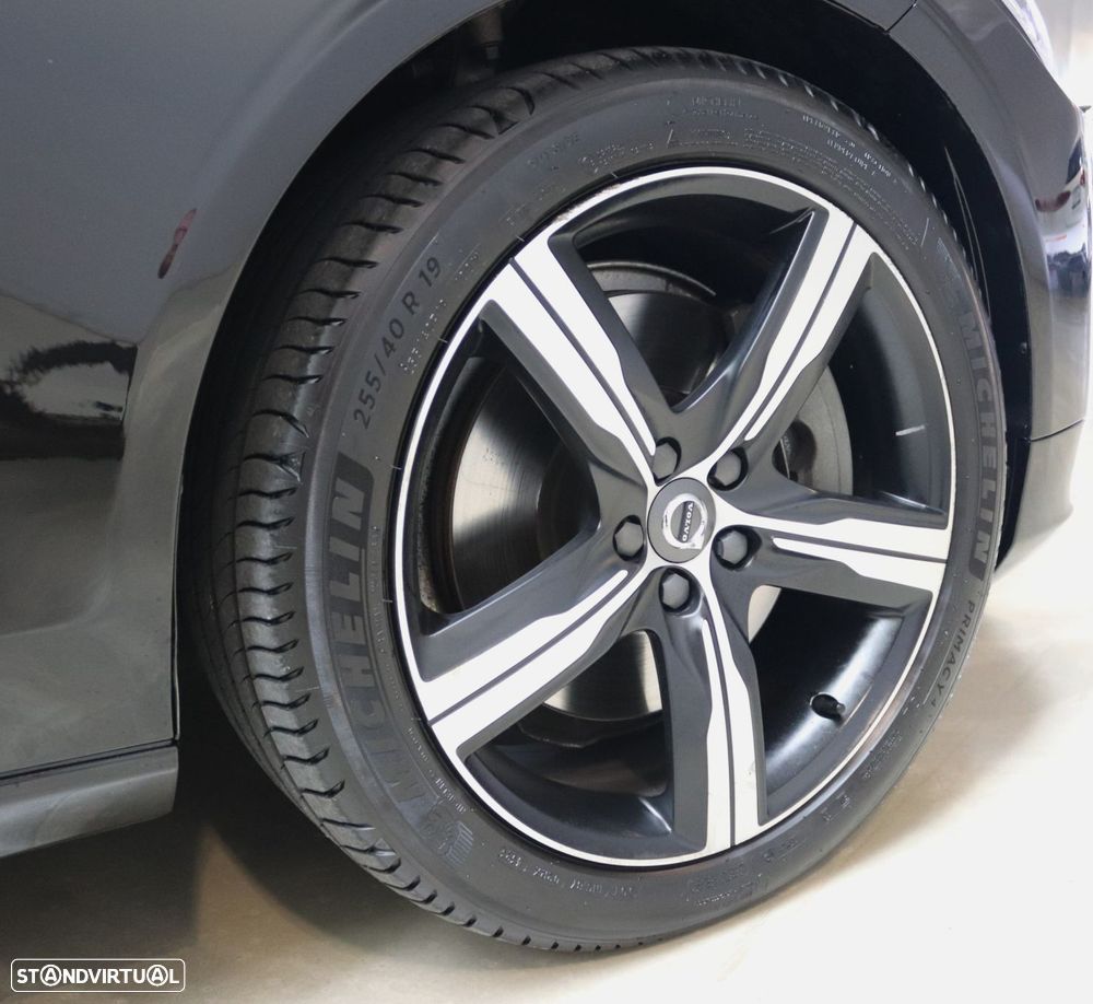 Volvo S90 2.0 T8 R-Design AWD Geartronic - 4