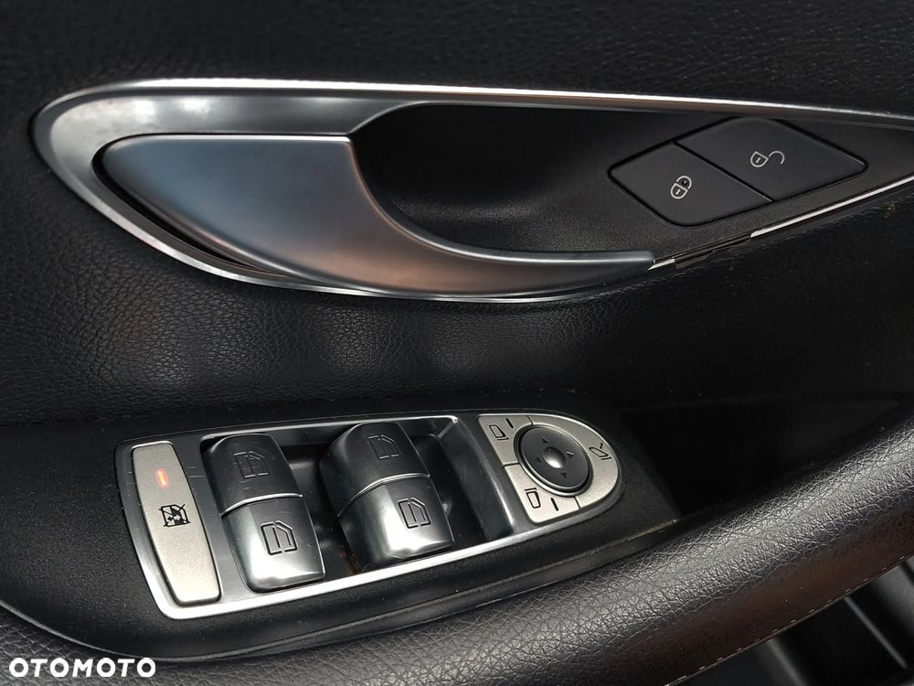 Mercedes-Benz Klasa E 200 d 9G-TRONIC Avantgarde - 31