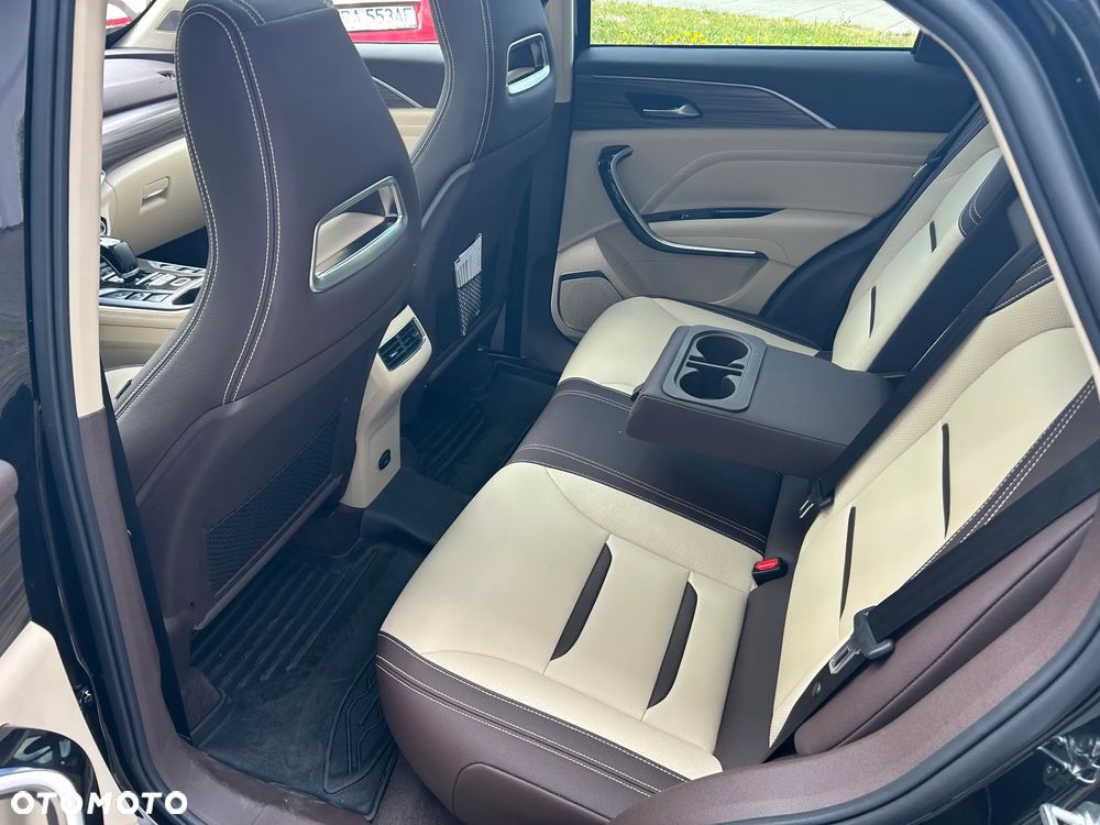 Bestune T77 1.5T Elegance DCT - 11