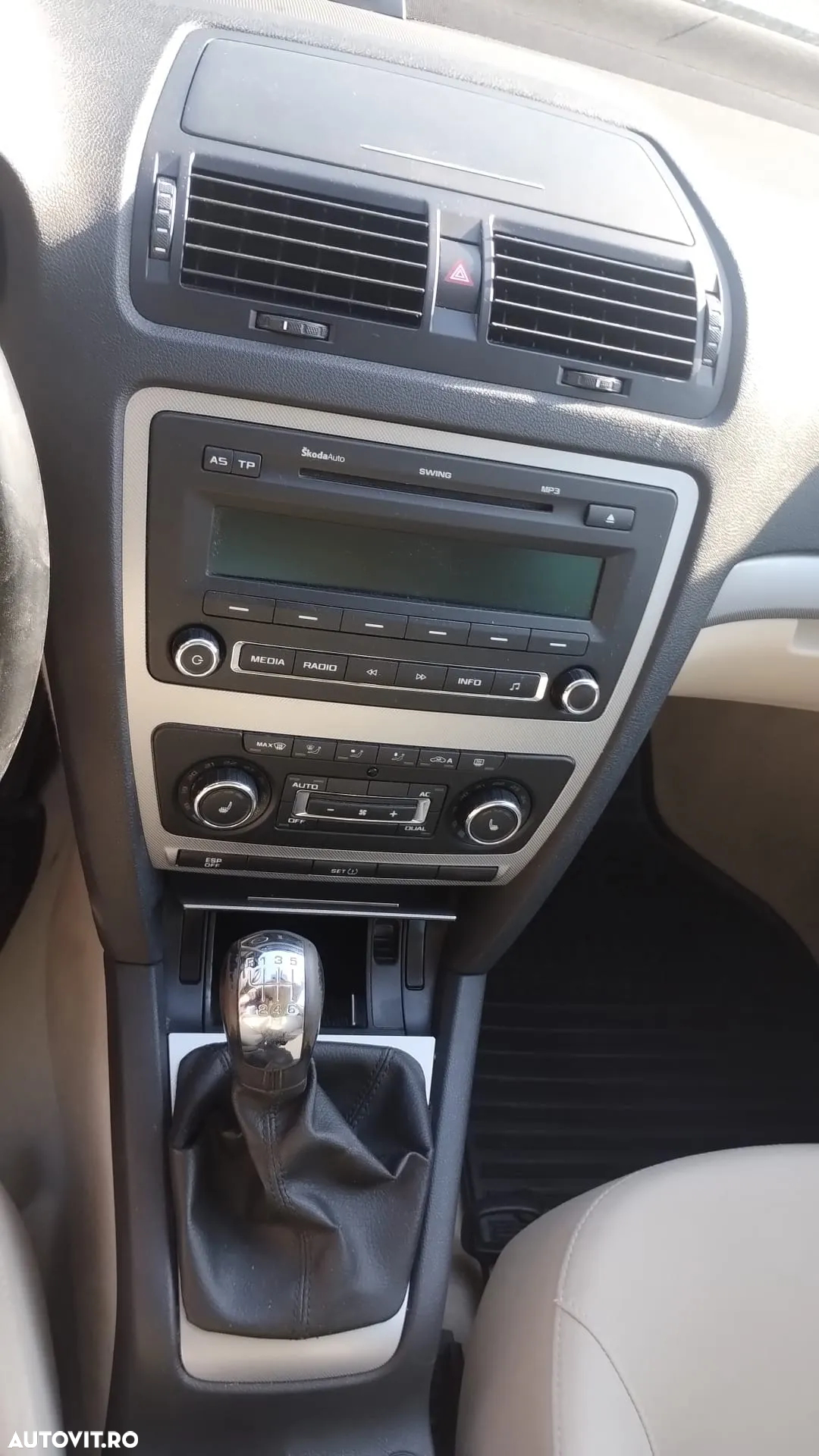 Skoda Octavia Combi 1.8 TSI Ambiente - 8