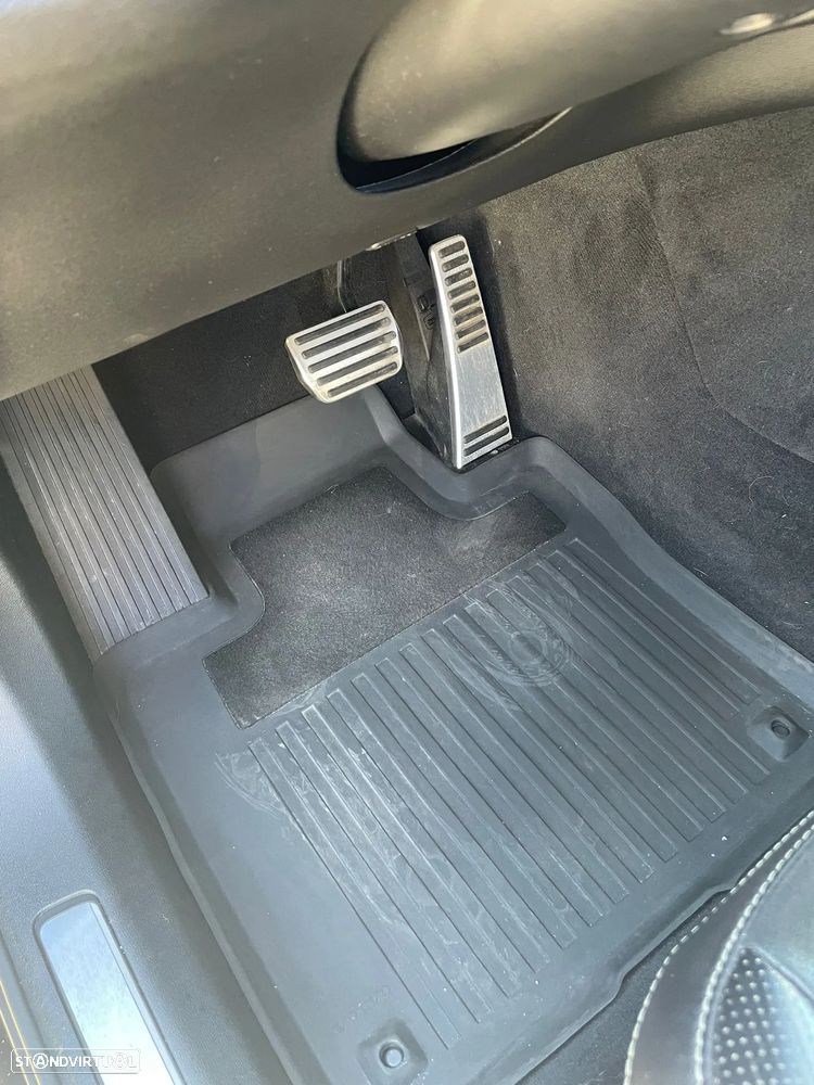 Volvo XC 60 2.0 D4 R-Design AWD Geartronic - 6