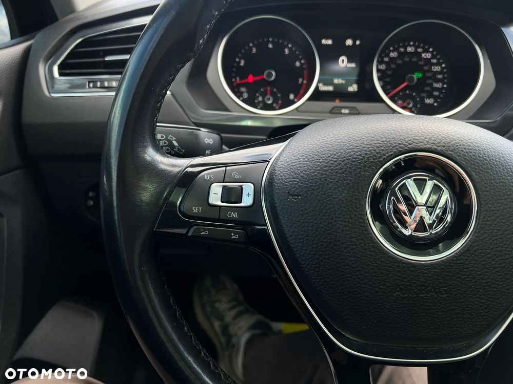 Volkswagen Tiguan Allspace - 17