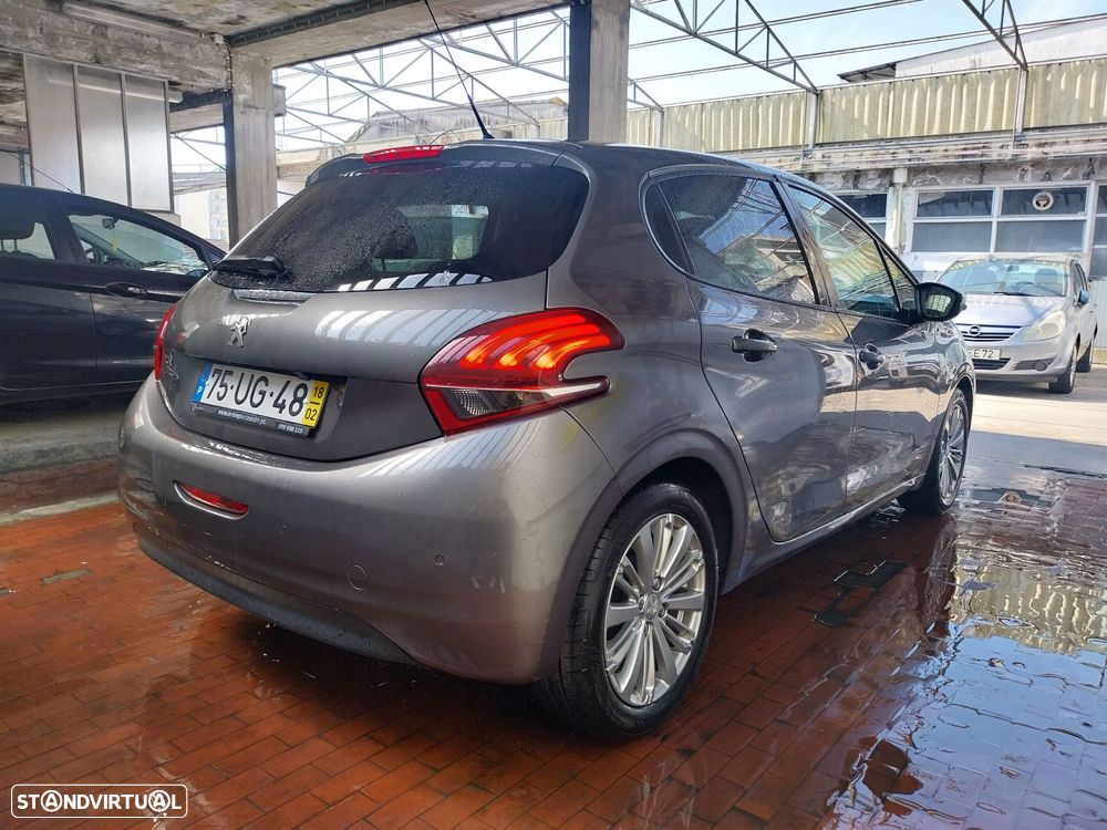 Peugeot 208 1.2 PureTech Style - 12