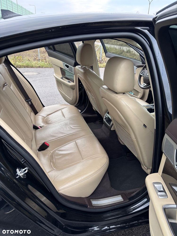 Jaguar XF 3.0 T AWD Premium Luxury - 16