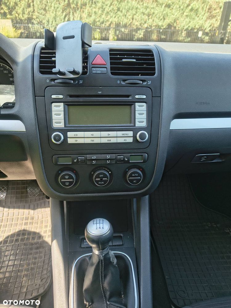 Volkswagen Golf 2.0 TDI Comfortline - 7