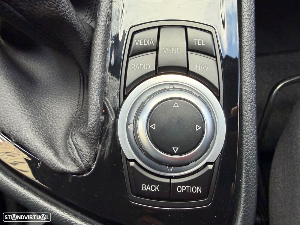 BMW 218 Active Tourer d Advantage - 27