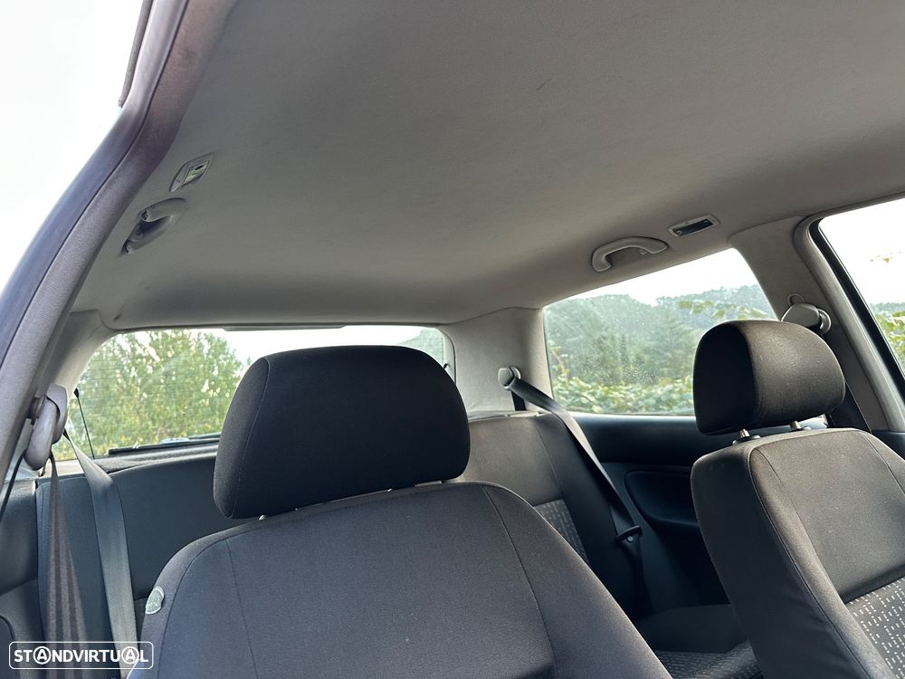 VW Golf 1.6i Confortline - 28