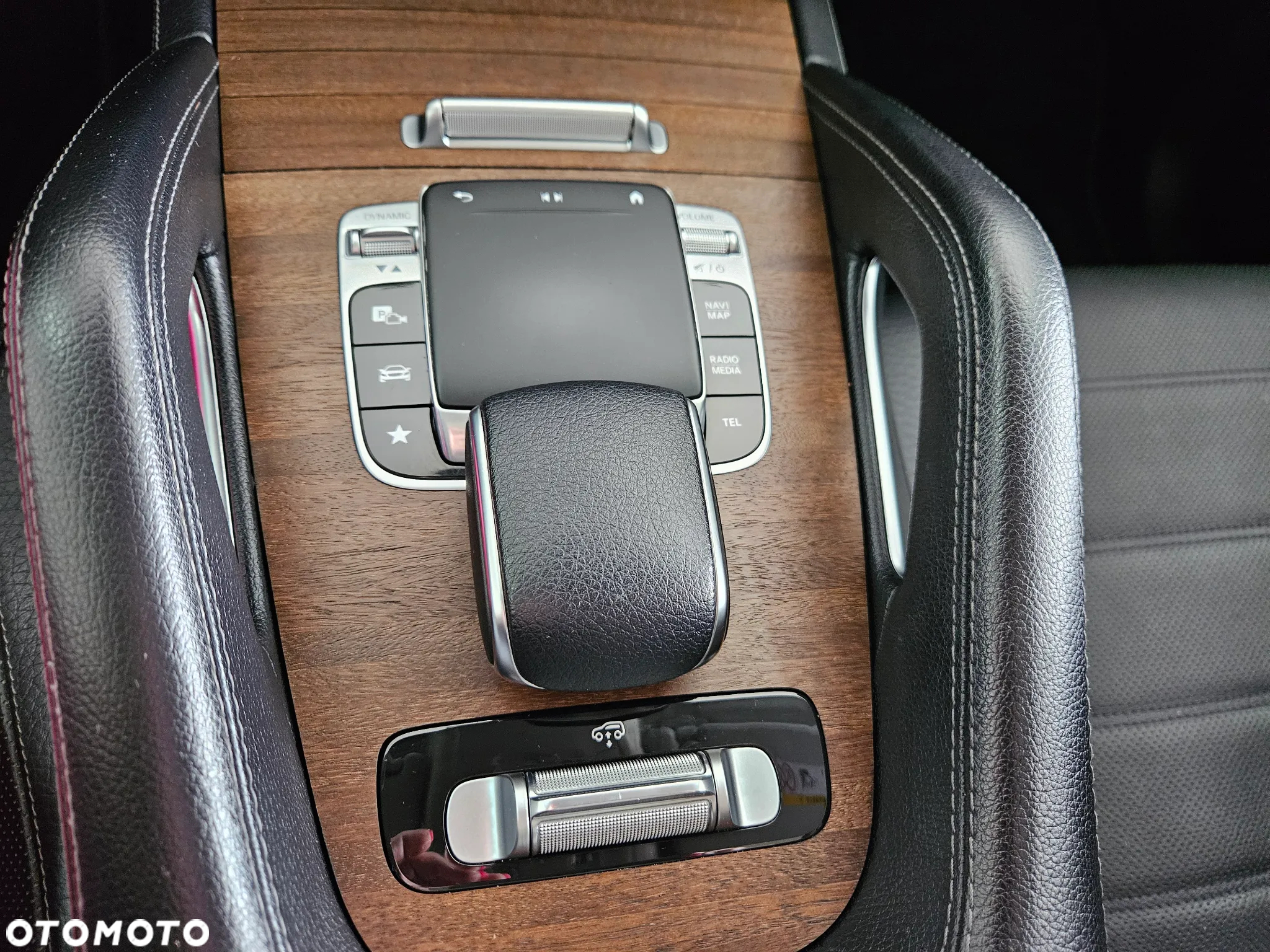 Mercedes-Benz GLE 300 d 4-Matic - 13