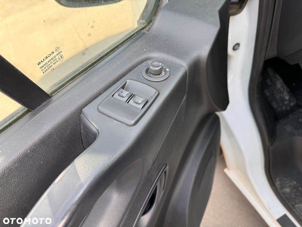 Renault TRAFIC - 33