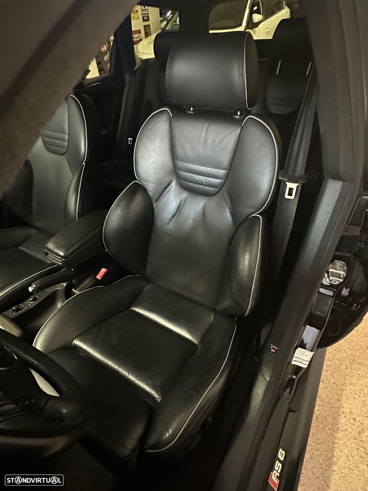 Audi RS6 Avant 4.2 V8 Tiptronic - 11