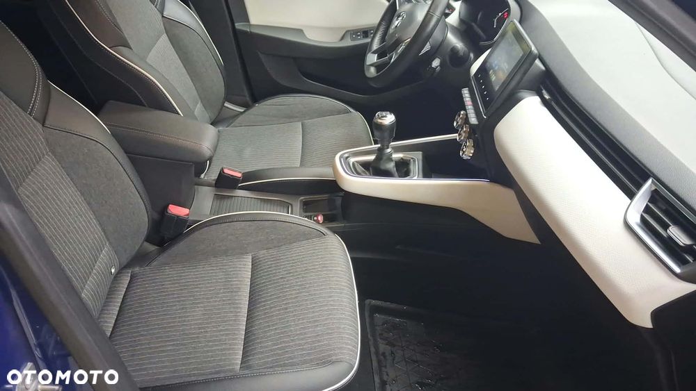 Renault Clio - 10