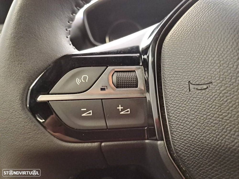 Peugeot 2008 1.2 PureTech Style - 16