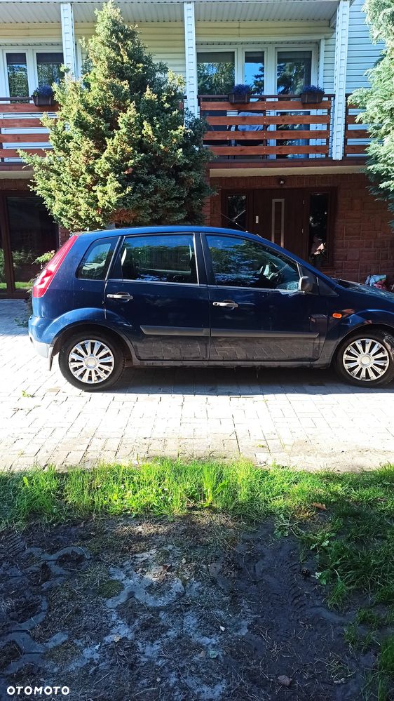 Ford Fiesta 1.3 Ambiente - 2