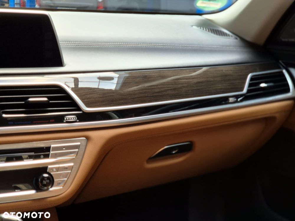 BMW Seria 7 - 29