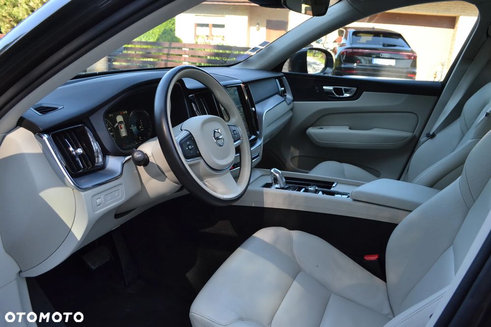 Volvo XC 60 T8 AWD Plug-In Hybrid Momentum Pro - 10