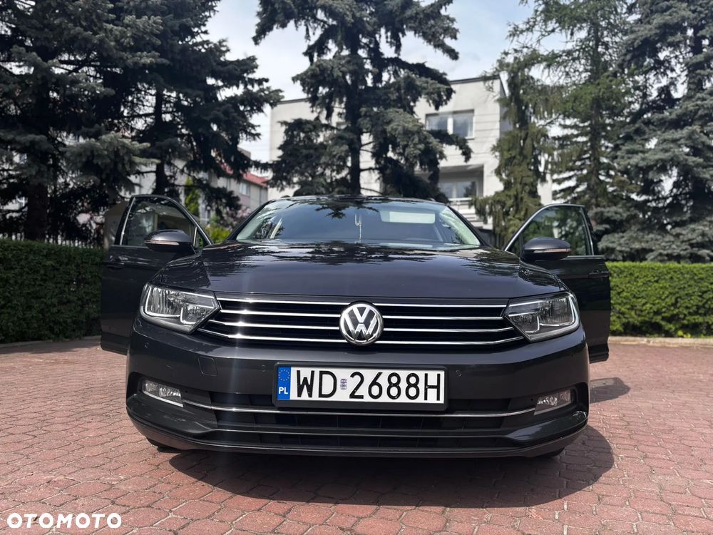Volkswagen Passat - 1