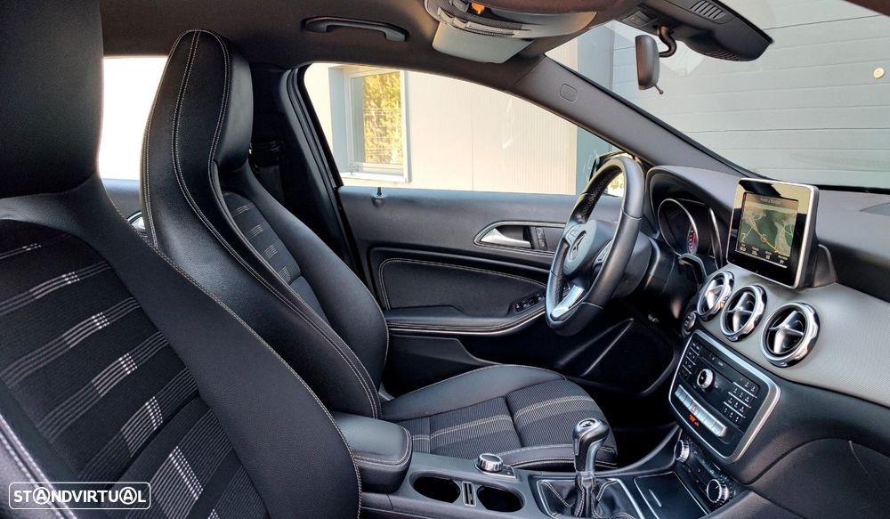 Mercedes-Benz GLA 180 d Urban - 12